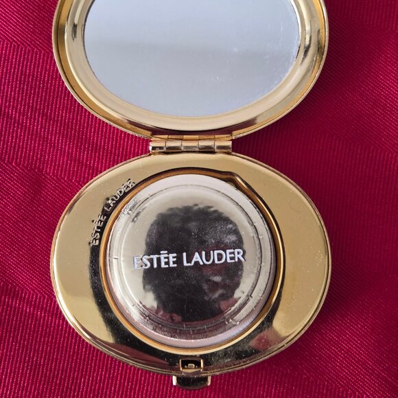 BRAND NEW, ESTE'E LAUDER, WAVES OF GOLD COMPACT LUCIDITY!!! - Picture 1 of 7
